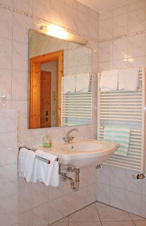 Ferienhaus Am Roemerweg Klais Szoba fotó